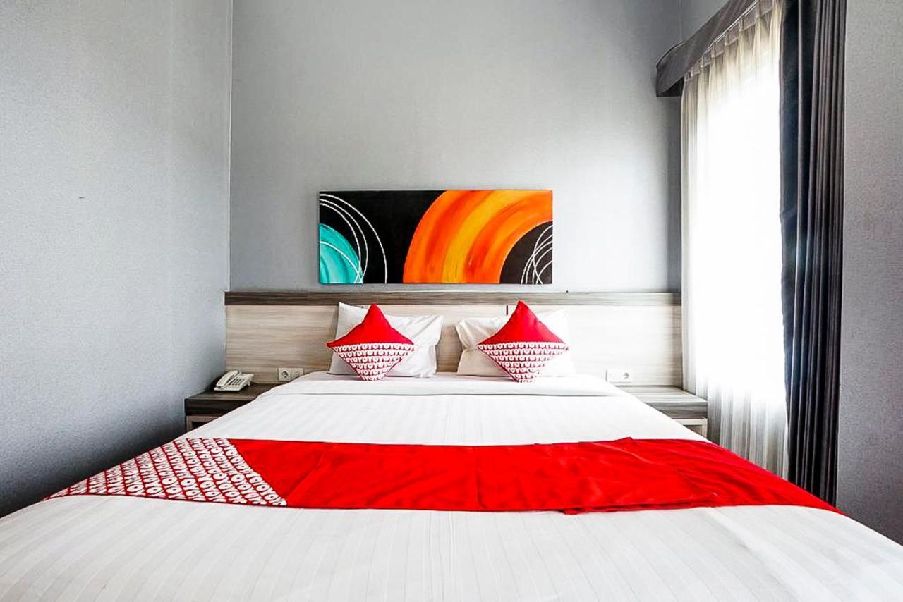 Oyo 289 Hotel Dalwa Syariah Пасуруан Экстерьер фото